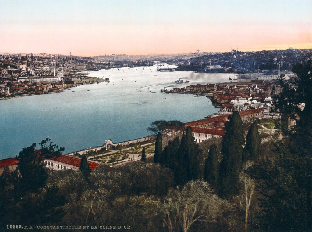Sizlere 19. yüzyıldan kalma Photochrom tekniği ile renklendirilmiş İstanbul fotoğraflarını sunuyoruz. Orijinalleri Amerikan kongresi kütüphanesindedir. - istanbul 6
