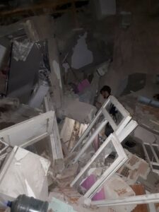 <p>Elazığda 6.8 korkunç deprem‼️
100 ün üzerinde ev çöktü şimdiden vefat eden kişi 4 .
Deprem e üzülmek yetmiyor önlem gerekli.
Geçmiş olsun Türkiye
Geçmiş olsun Elazığ</p> - FB IMG 1579895504129