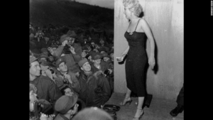 Marilyn Monroe Korede askere konser veriyor
