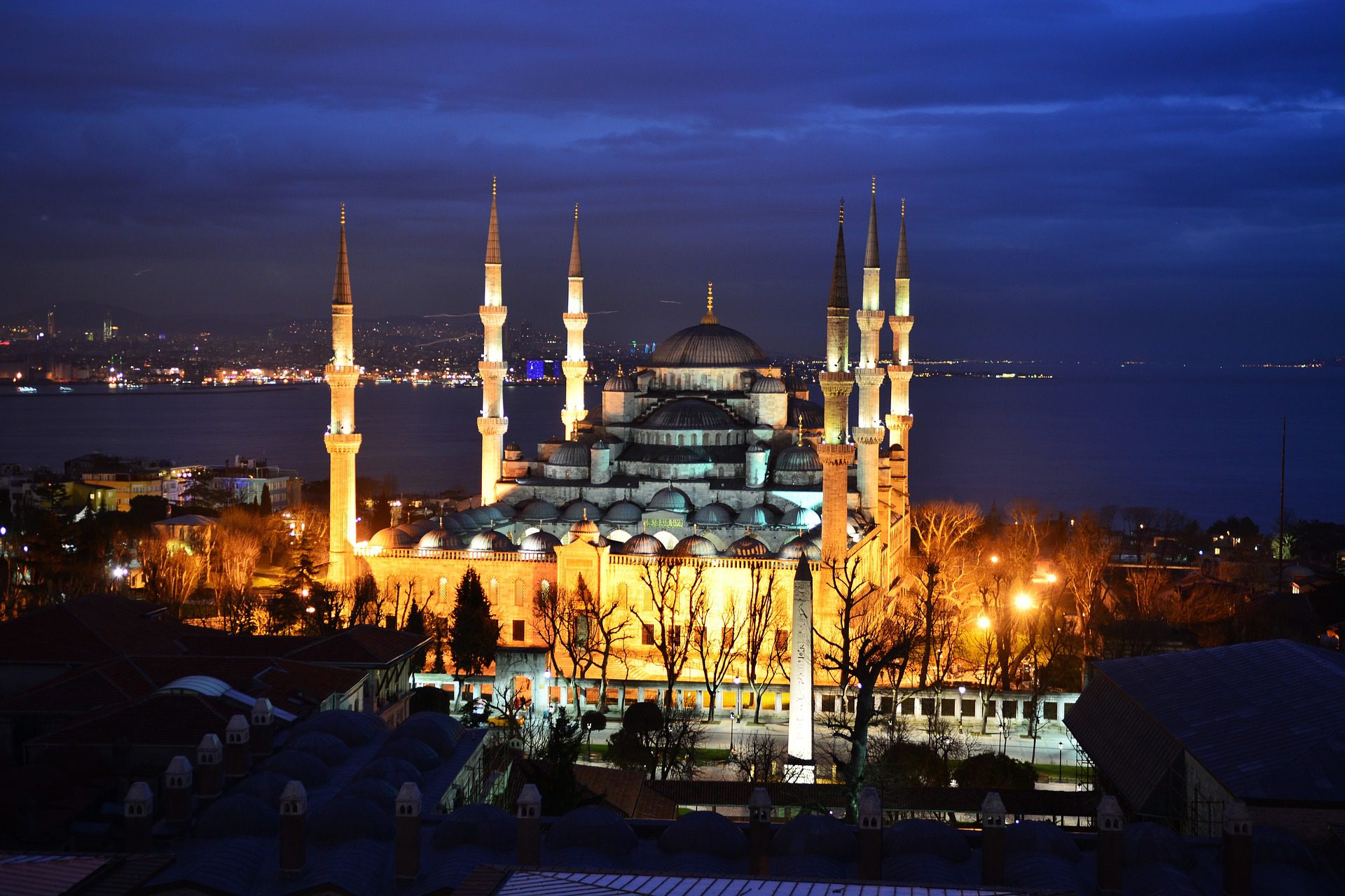 Atatürk'ün emriyle tamir edilen ve ibadete açılan camilerimiz - blue mosque sultanahmet cami