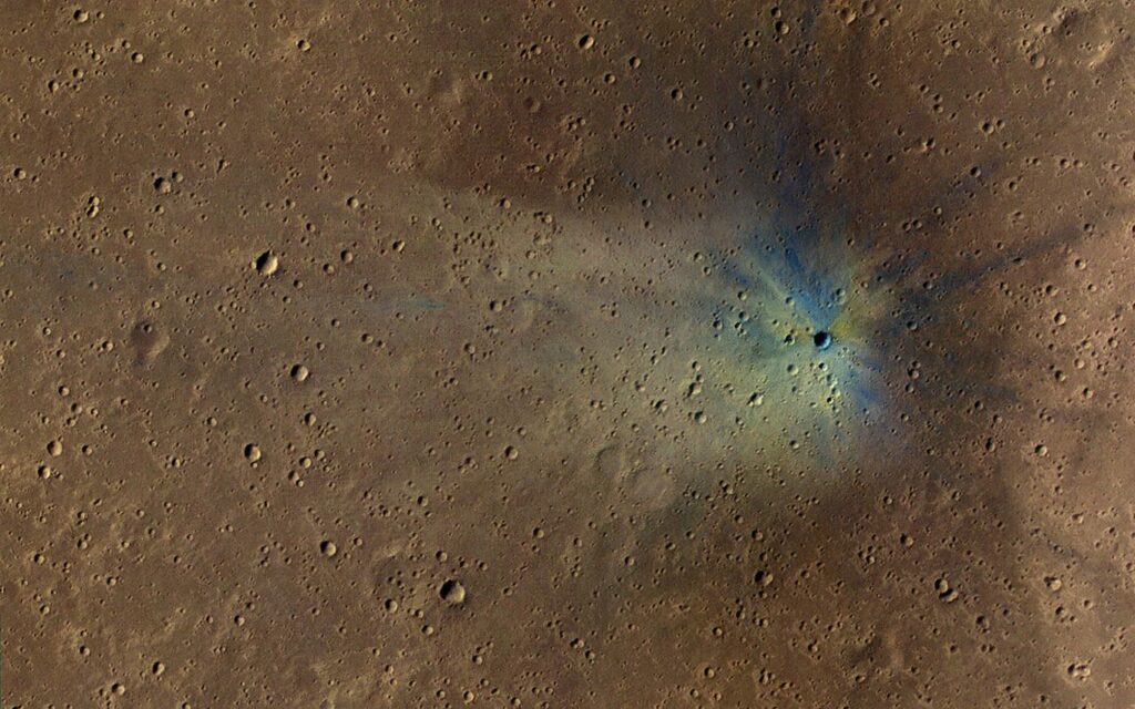 Mars InSight lander aracı gezegen'de sismik ölçüm için kablo döşemeye başladı. Marsdepremi ile seslendirilmiş video. - mars krater
