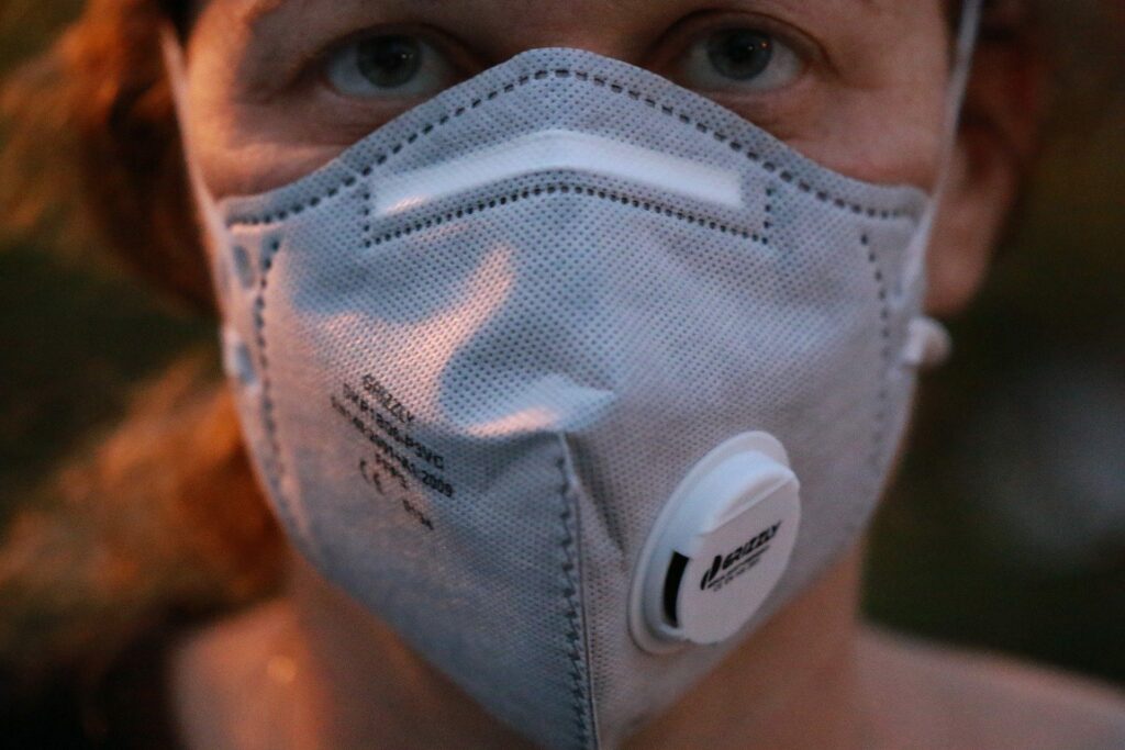 Pandemi ile ilgili kafalardaki sorular şunlar: - corona maske