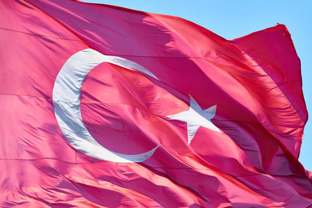 Türk bayrağındaki ay ve yıldızın anlamı nedir? ATATÜRK İÇİMİZDE/ TÜRKİSHFORUM- A.TÜRER YENER - turk bayrak
