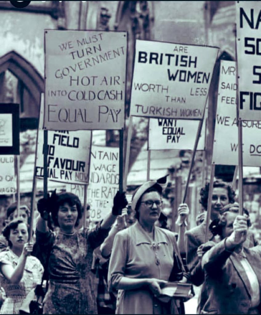 1930 da İngiltere’de kadınların yaptığı bir miting; - ingiliz turk kadin