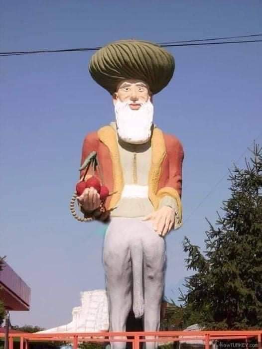 Giresun Görele ilçesinde AKP 'li başkan tarafından yaptırılan heykel tam bir rezillik ...!!! - FB IMG 1622721944460