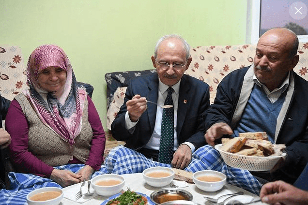 Kamal Kılıçdaroğlu Xorasandan Anadoluya köçmüş Balaban türkmənlərinin nəslindəndir.