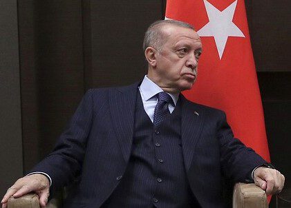 Türkiye'nin cumhurbaşkanı iki sert zemin arasında sıkıştı. - erdogan