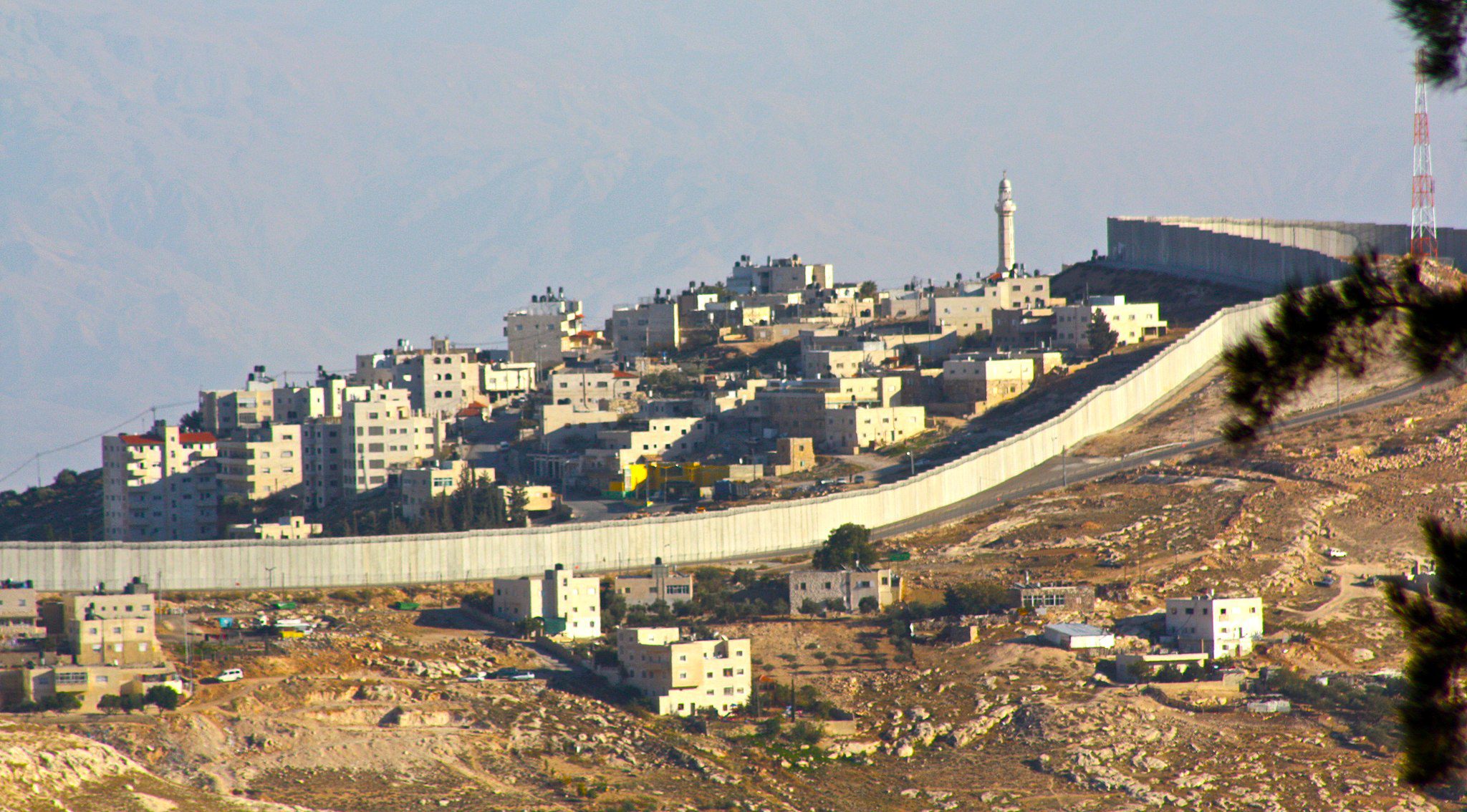 İsrail Başbakanlığından yapılan açıklamada, İsrail ve Lübnan'ın deniz sınırlarının çizilmesine ilişkin ihtilafı sonlandıran "tarihi bir anlaşmaya" vardığı belirtildi. - israil duvar westbank batiseria