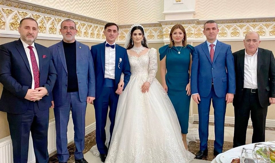 Sabiq deputat İkram İsrafilin qızı Tural Abbaslı ilə evlənir