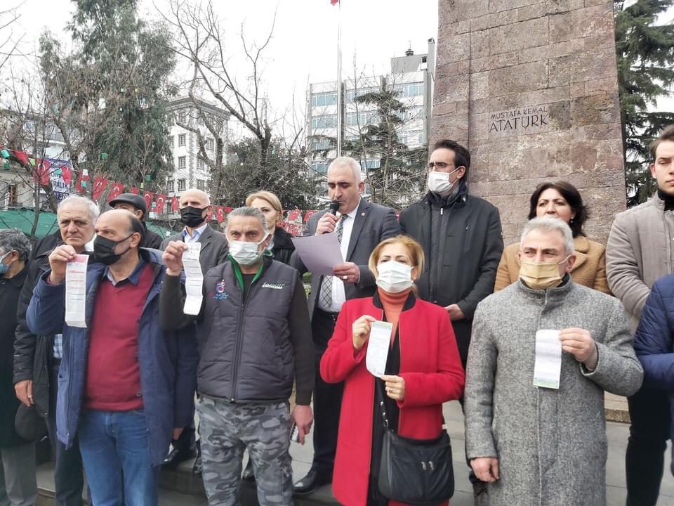 CHP Trabzon İl Başkanı Ömer Hacısalihoğlu, ülke gündemine dair değerlendirmede bulundu. - HACISALİHOĞLU SARAY İKTİDARI ZAM YAPMAYA DOYMUYOR1