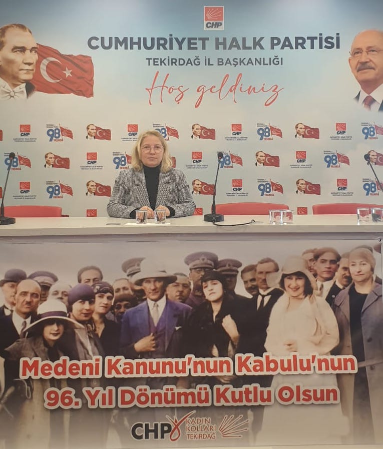 Cumhuriyet Halk Partisi (CHP) Tekirdağ İl Kadın Kolları Başkanı Nurten Yontar, Medeni Kanunun kabul edilişinin 96. yıl dönümü nedeniyle basın açıklamasında bulundu. - yontarr