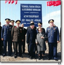 Ata’nın manevi kızı dünyanın ilk kadın savaş pilotu ve Türkiye'nin ilk kadın pilotu Sabiha Gökçen 22 Mart 2001’de uçmağa ermişti - istanbul sabiha gokcen havalimani havaalani