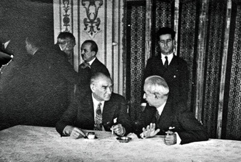 Cumhuriyetimizin kurucusu Gazi Mustafa Kemal Atatürk'ün bugüne kadar pek bilinmeyen fotoğrafları: - 16 OROmAtaturk