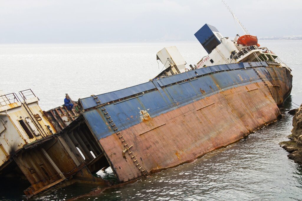 Dünya’da bir sürü SÜVEYŞ, PANAMA gibi suni kanal varmış ve hepsi işletilerek çalışıyormuş. - gemi kazasi