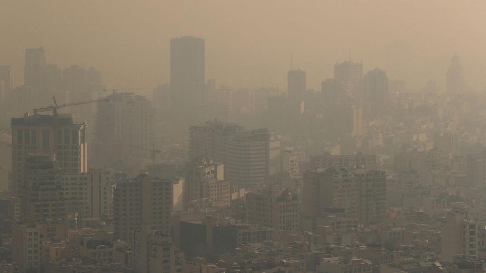 İranın əksər şəhərlərini toz-duman bürüyüb: Tehran dünyanın ən çirkli şəhərinə çevrilib