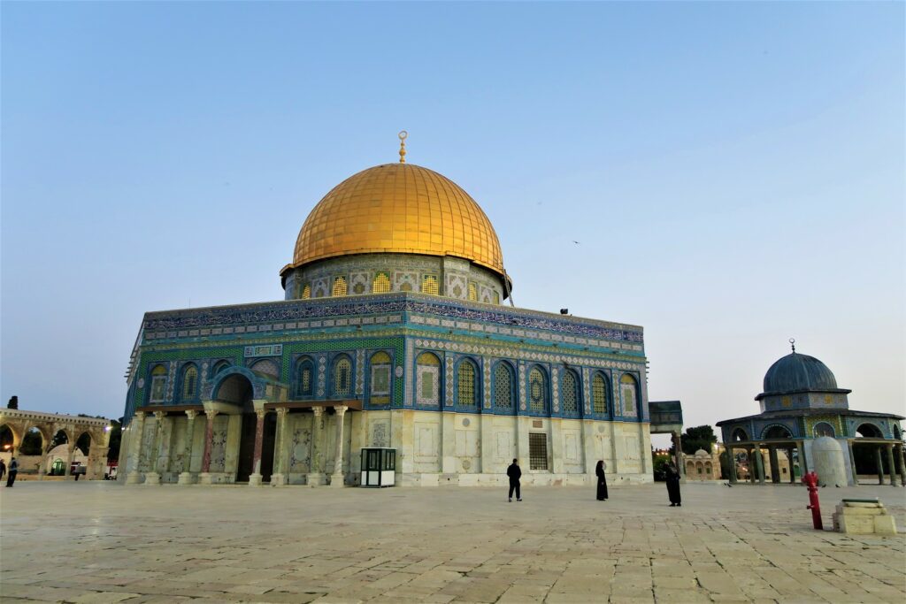 MESCİD-İ AKSA MÜSLÜMANLARIN KIBLESİ HİÇ OLMAMIŞTIR - cami din islam minaret masjid nebi mescidi aksa