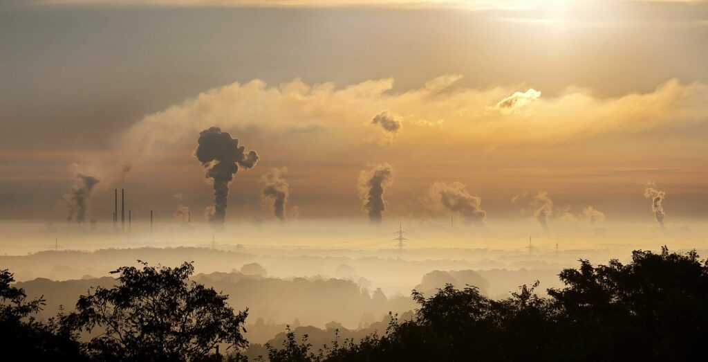 Dünyada hava kirliliği giderek artıyor. Konu ile ilgili yayınlanan ürkütücü raporda 400 bin kişinin hava kirliliğinden hayatını kaybettiği belirtildi. Türkiye’nin de hava kirliliğinden etkilendiği belirtiliyor. - endustri sanayi hava kirliligi