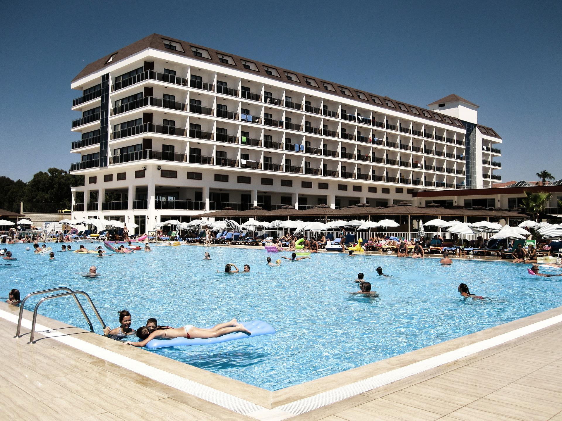 Bir araştırma: - antalya turizm tatil otel yuzme havuzu