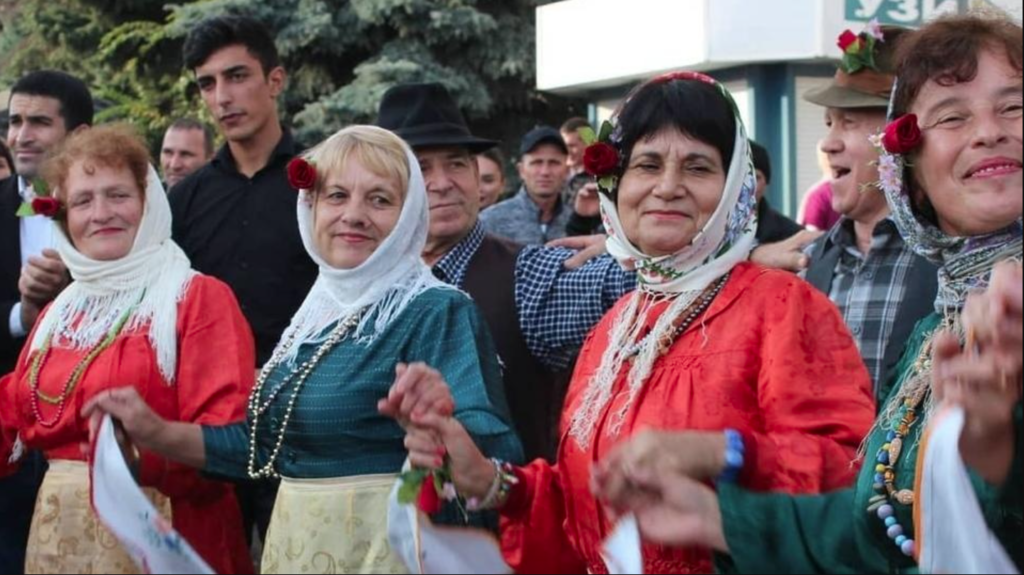 Gagauzlar kendilerini Türkiye'deki Türklere veya Doğu Avrupalı Moldovalı ve Rumenlere daha mı yakın hissediyorlar? - gagavuz turkleri