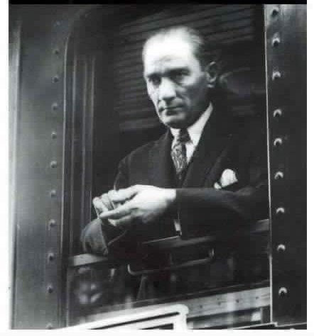 Beni olağanüstü bir kişi olarak yorumlamayınız. Doğuşumdaki tek olağanüstülük Türk olarak dünyaya gelmemdir.Mustafa Kemal Atatürk - ataturk tren
