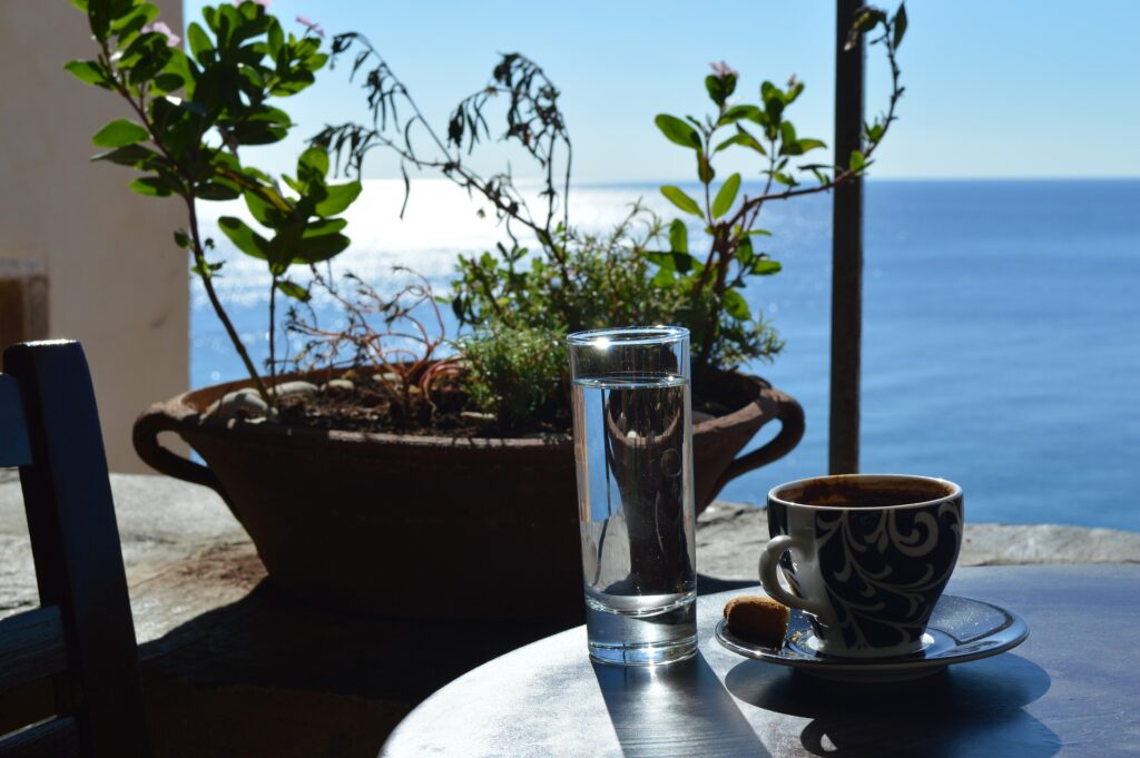 Türk kahvesi ne zaman Yunan oldu? Amerika'da TV programları yapan Türk kökenli Dr. Mehmet Öz dahi programında Türk kahvesine Yunan kahvesi dedi. - greece yunanistan da yunan kahvesine turk kahvesi diyordu