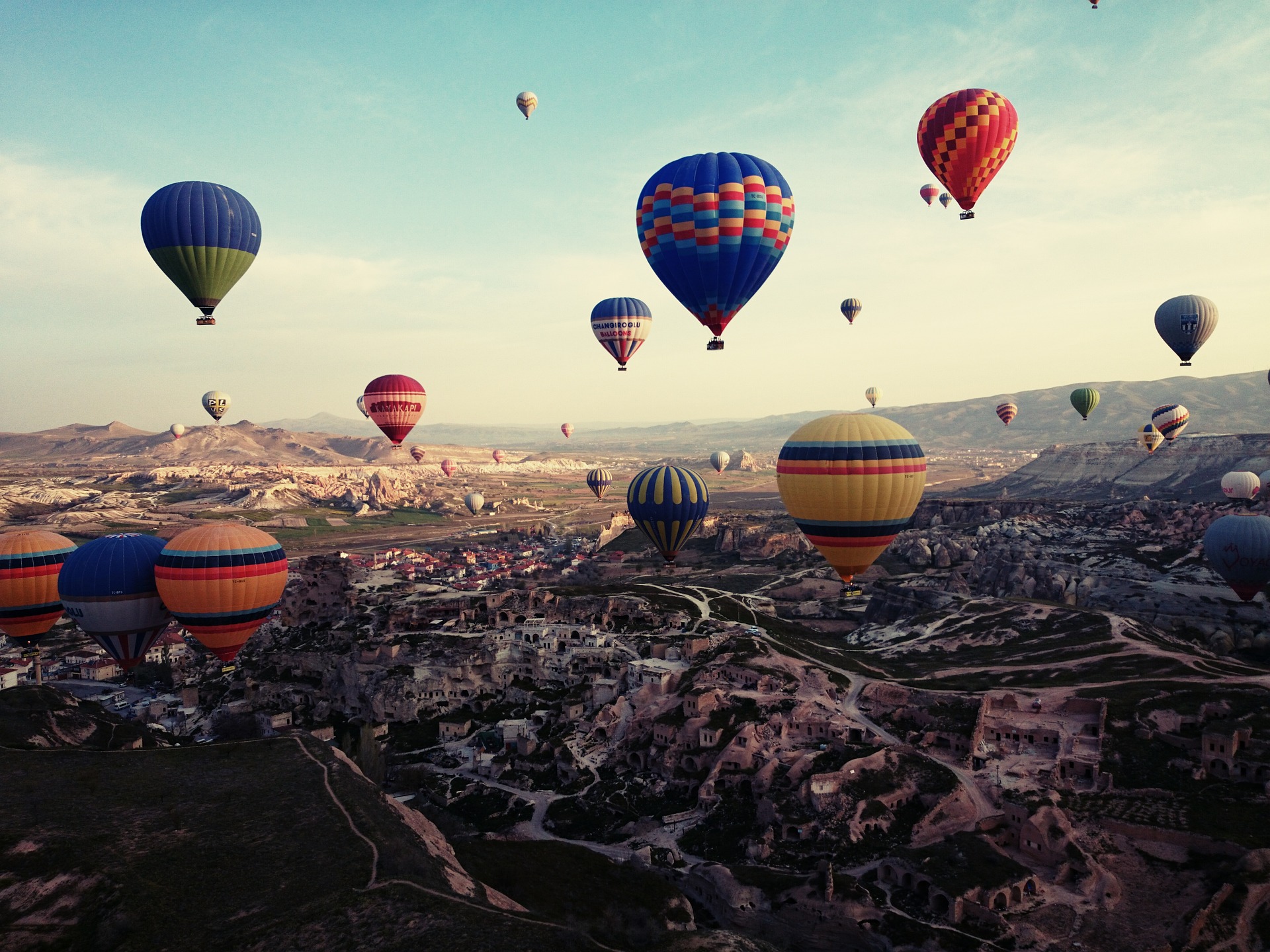 Alınan onca önleme rağmen Rus turistlerin Türkiye tercihi önlenemiyor. - turkiye kapadokya balon