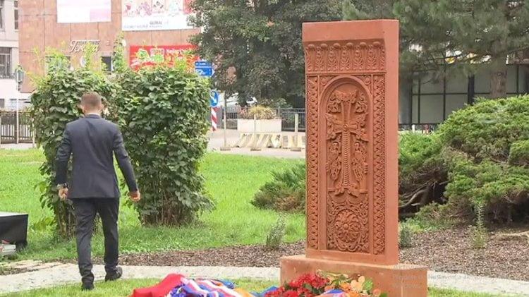 Çekya'da 2021 yılında dikilen Ermeni soykırım anıtı
