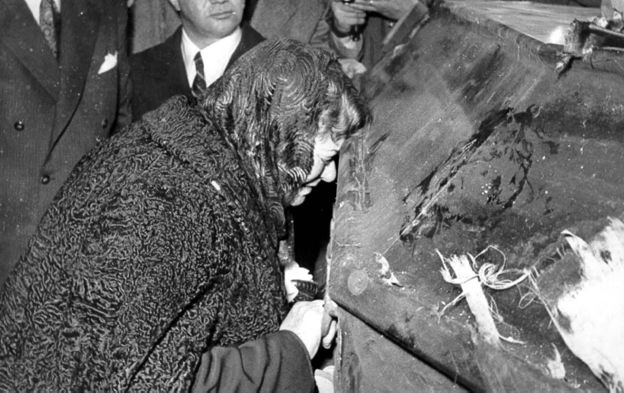 DOLMABAHÇE’DE AZAP DOLU GÜNLER... - Makbule Hanim agabeyi Mustafa Kemalin cenazesinin 1953un 10 Kasiminda Anitkabire nakledilmek uzere Etnografya Muzesi