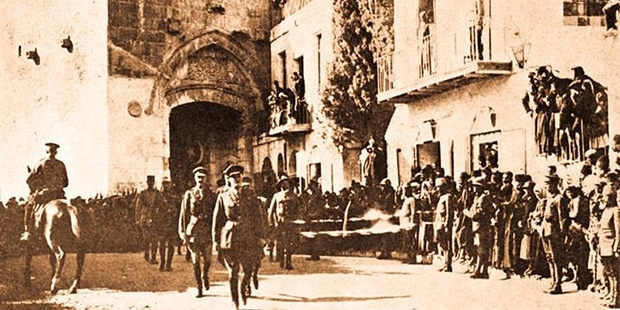 Ekim-Aralık ayları yakın tarihimizin hazin olaylarıyla doludur. 9 Kasım 1917’de Kudüs İngilizlere bırakılmış, 30 Ekim 1918’de Mondros Mütarekesi imzalanmıştır. 13 Kasım’da ise mütareke şartları gereği İstanbul işgal edilmiştir. Sağlam surları, güçlü savunma imkanlarına rağmen Küdüs, Ali Fuat Paşa (Cebesoy) tarafından boşaltılmıştır. Mondros Mütarekesi’nde ise milyonlarca şehidin kanıyla savunulan alanlar, Rauf Paşa (Orbay) imzasıyla düşmanın işgaline bırakılmıştır. - image