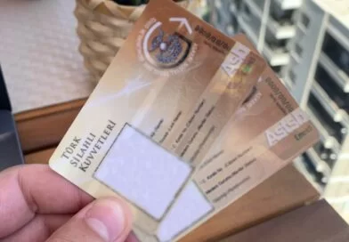 Sivillere korgeneral yazan subay kimlik kartı veriliyor