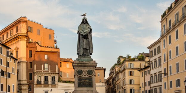 Dini eleştirinin şehidi olarak kabul ediliyor: Yeni bir biyografi, Katolik Kilisesi'nin kafir olarak idam ettiği Giordano Bruno'ya ışık tutuyor. - Philosoph Giordano Bruno