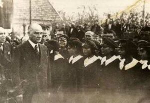 24 KASIM OGRETMENLER GUNUMUZ KUTLU OLSUN