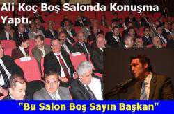 Uşak geleceğini boş salonda konuştu. Panele katılım sayısı panelde müzik ziyafeti veren Boğazın Sesi orkestrası ile neredeyse aynıydı.