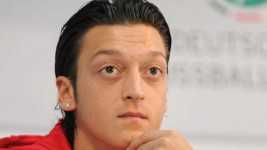 Özil kırık kalpli bir kahraman