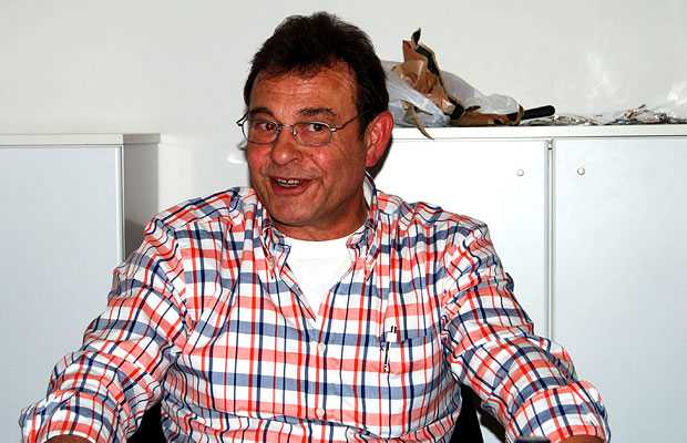 Alman gıda uzmanı Richard Roscher, piyasada "helal" damgası taşıyan birçok et ürününün sağlığa zararlı olduğunu belirterek, "Helal ete, hile ve haram karıştırılmasının önüne geçilmeli" dedi