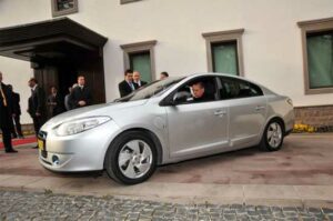 Erdoğan Türkiye’nin İlk Elektrikli Otomobilini Test Etti