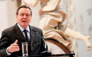 Schröder: Türkiye’siz AB, Dünya Gücü Olmaktan Uzak Kalır
