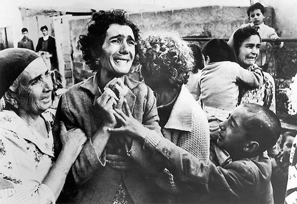1964 KIBRIS-Eşinin Katledilmesine Ağlayan Türk Kadını