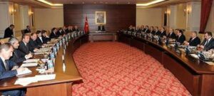 Herkes bakan yardımcısı olabilecek