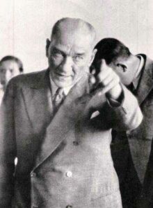 ATATÜRK VE DEVLETÇİLİK