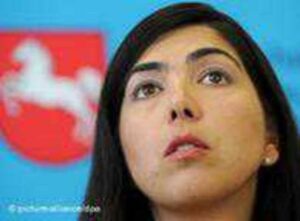 Türk kökenli Bakan’a Neonazi’den tehdit