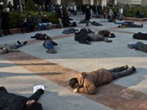 Video: Boğaziçi’nde Uludere İçin “35 Ölü”