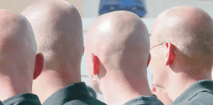 Neo-Nazi, Türk taksiciyi dövdü