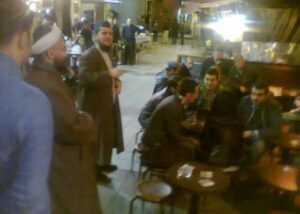 Gericiler Beyoğlu’nda eğlenenleri taciz ediyor