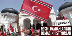Endonezya’da bayrak mitingi
