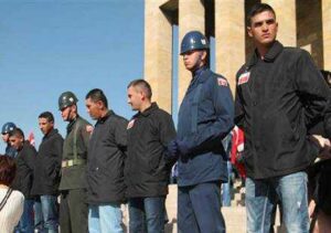 Anıtkabir’deki bu adamlar kim?
