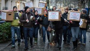 HAMBURG’TA CUMARTESİ GÜNÜ YİNE PROTESTOLAR VARDI