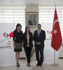 Türk Modacı bayrağımızı Moğolistan’da dalgalandırdı