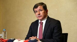 AKP’li Ahmet Üstün’den Davutoğlu’na ağır hakaret: KATIKSIZ GERİ ZEKALI!