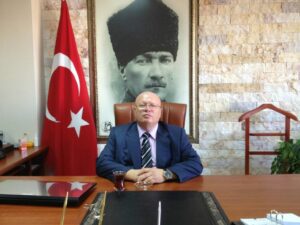 PROF. DR. KEMAL ARI: ATATÜRK’SÜZ ÇANAKKALE (-O mavi gözlü devi Conkbayırı sırtlarında esen rüzgârlar fısıldıyor…)
